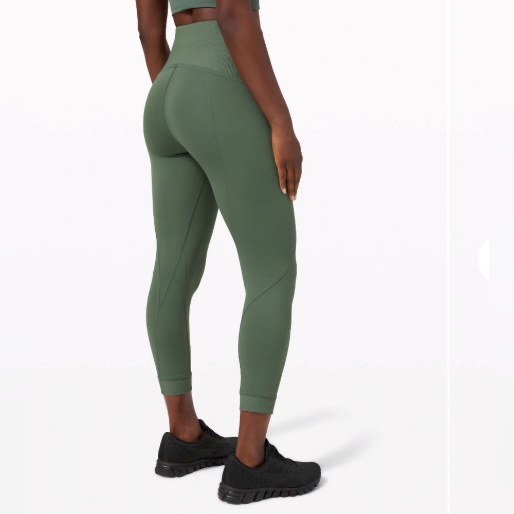 lululemon Train free High-Rise Crop *23" in algae green. Size 8 - Picture 2 of 3